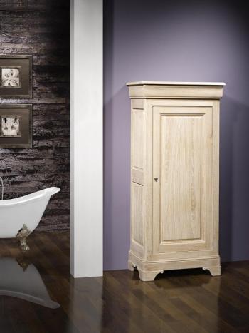 Petite Armoire ou  Bonnetire Lo ralise en Chne Massif de style Louis Philippe Finition Chne Bross Blanchi