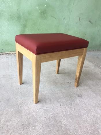 Tabouret de coiffeuse ou de table  crire ralis en chne massif