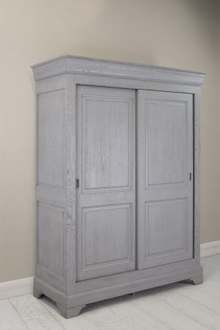 Armoire 2 portes Jean-Baptiste en Chne Massif portes coulissantes, de style Louis Philippe Finition Chne Bross Gris